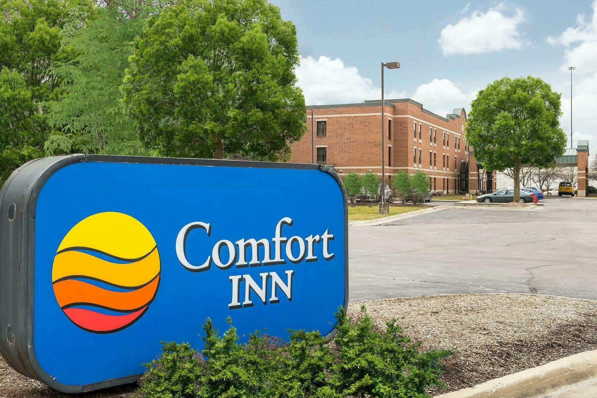 Comfort Inn Indianapolis North - Кармел Екстериор снимка